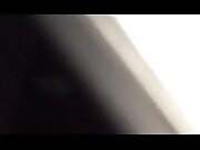 les yeux bandes elle suce et branle des