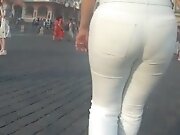 Juicy big butts sexy milfs in tight pants