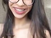 Brasileira safada descuida se e mostra os mamilos