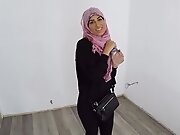 SAHARA KNITE - Hijabi Bhabi Fucks The Letting Agent