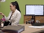 Calda Ragazza Della Band Musicale Femminile Viene Scopata...