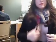 etudiante s'exhibe en cam discrete a la bibliotheque...