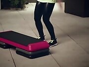 Step aerobic in wetlook leggings